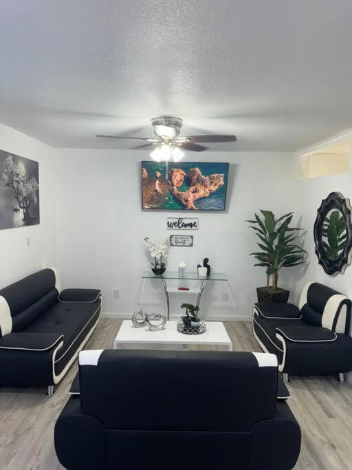Stylish Near The Strip !!!