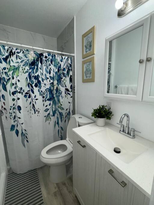 Stylish Near The Strip !!!