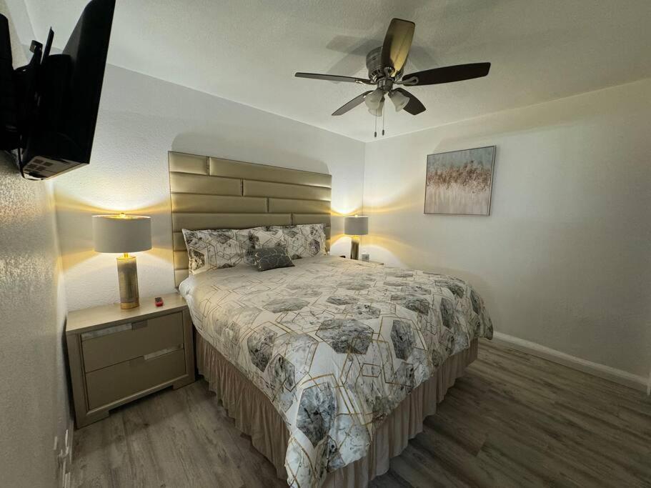 Stylish Near The Strip !!!